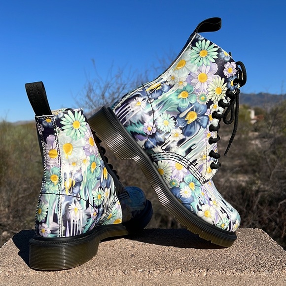 Dr. Martens Pascal Blue Slime Paint Drip Floral Boots - Picture 10 of 17